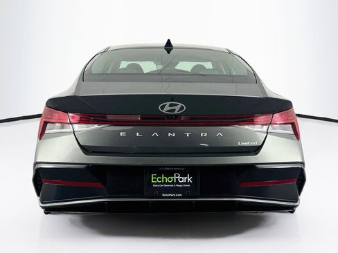 Used 2025 Hyundai Elantra Limited FWD image 7