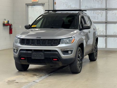 Used 2019 Jeep Compass Trailhawk AWD/4WD image 3