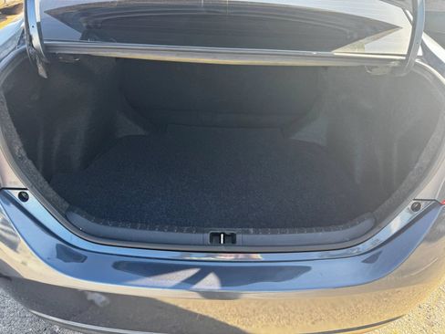 Used 2019 Toyota Corolla L FWD image 7
