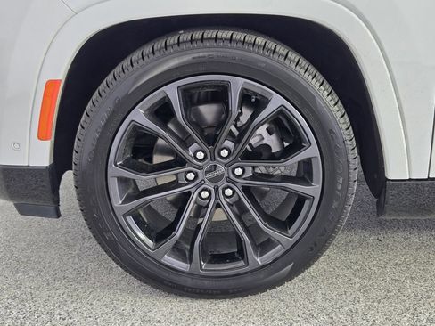 Used 2024 Jeep Grand Wagoneer Series II w/ Quick Order Packagew 28T image 14