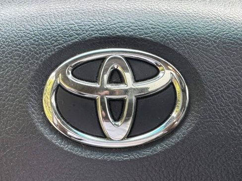 Used 2014 Toyota Camry SE FWD image 29