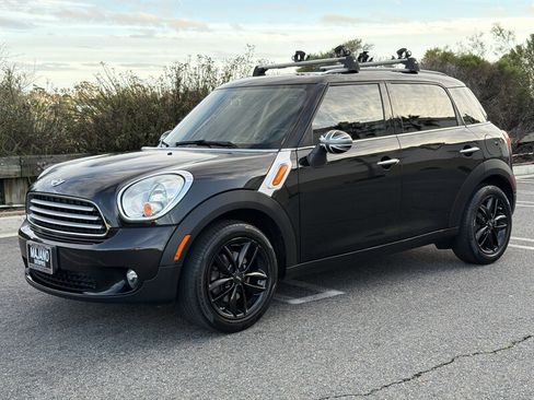 Used 2011 MINI Cooper Countryman image 2