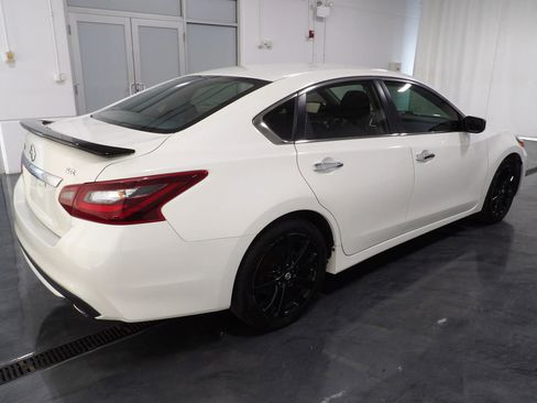 Used 2017 Nissan Altima 2.5 SR w/ Midnight Edition Package image 5