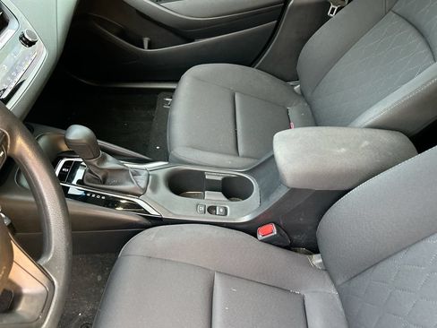 Used 2024 Toyota Corolla LE FWD image 27