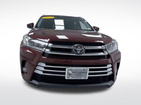 Used 2017 Toyota Highlander Limited AWD/4WD image 3