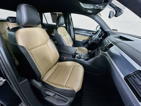 Certified 2023 Volkswagen Atlas Cross Sport SE AWD/4WD image 28