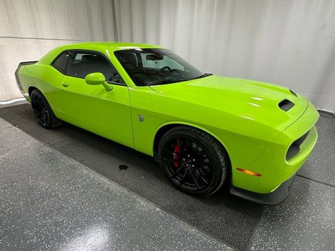 Used 2023 Dodge Challenger SRT Hellcat w/ Driver Convenience Group image 2