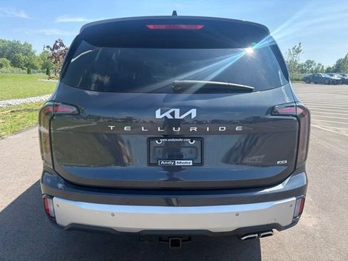 Used 2024 Kia Telluride EX w/ EX Captain's Chair Package AWD/4WD image 8