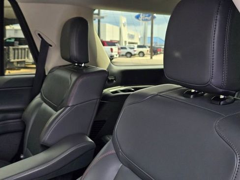 Used 2025 Ford Expedition Active AWD/4WD image 30