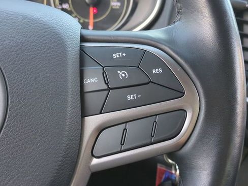 Used 2020 Jeep Cherokee Latitude w/ Cold Weather Group image 23