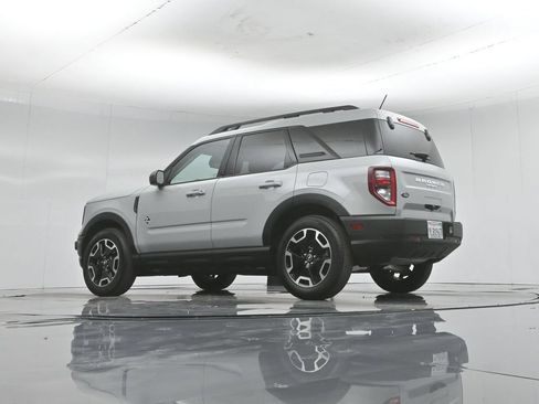 Certified 2023 Ford Bronco Sport Outer Banks w/ Tech Package AWD/4WD image 4