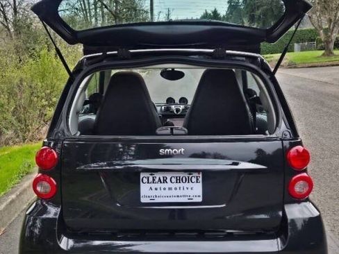 Used 2012 smart fortwo passion RWD image 7