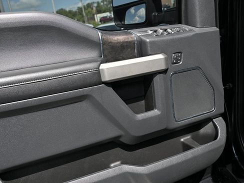 Used 2022 Ford F250 Lariat w/ Lariat Ultimate Package image 12