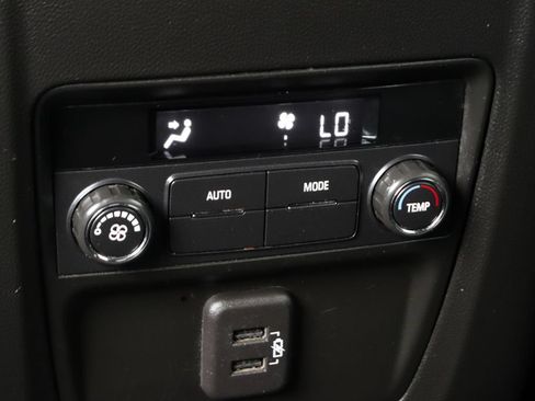 Used 2024 Buick Enclave Essence w/ Sport Touring Edition FWD image 40