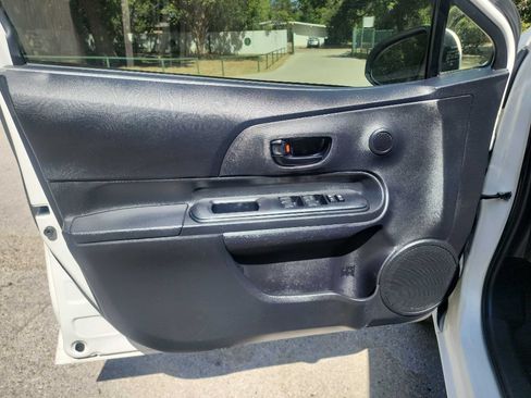 Used 2016 Toyota Prius C One FWD image 13