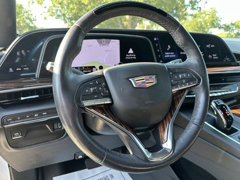 Used 2023 Cadillac Escalade ESV Premium Luxury image 29