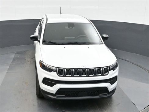 Used 2025 Jeep Compass Sport image 31