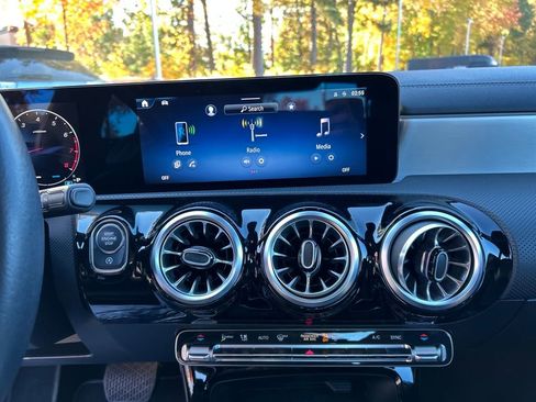 Used 2025 Mercedes-Benz CLA 250 4MATIC image 17