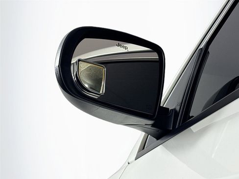 Used 2021 Jeep Compass Latitude image 10