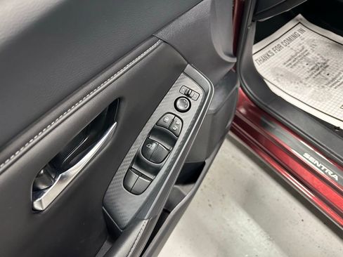 Used 2025 Nissan Sentra SV image 9