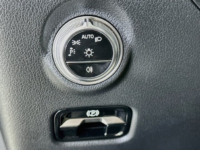 Used 2026 Mercedes-Benz C 300 Sedan image 10