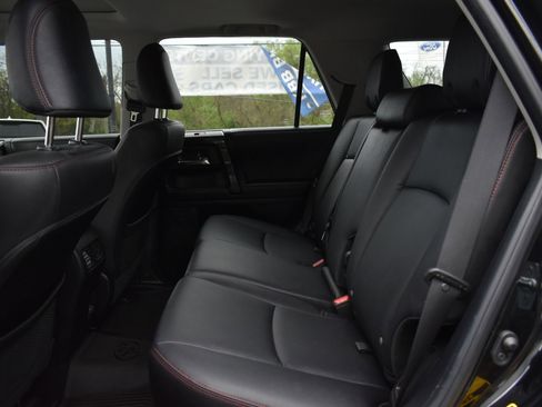 Used 2021 Toyota 4Runner Venture w/ Moonroof Package image 17