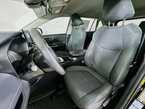 Certified 2021 Toyota RAV4 LE AWD/4WD image 2
