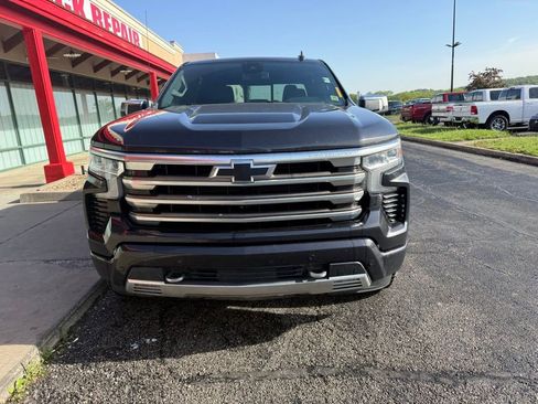 Used 2022 Chevrolet Silverado 1500 High Country w/ Z71 Off-Road Package AWD/4WD image 3