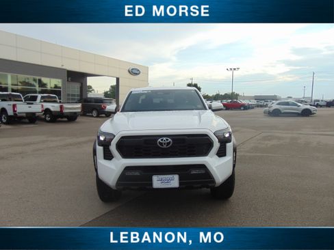 Used 2025 Toyota Tacoma Limited image 3