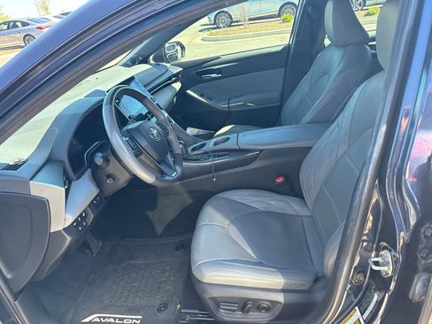 Used 2020 Toyota Avalon Limited w/ Advanced Safety Package FWD image 7