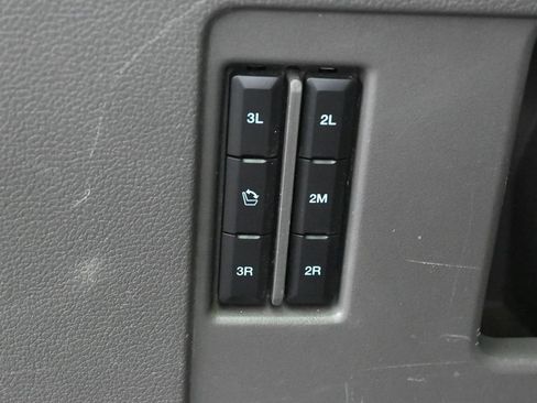 Used 2019 Ford Expedition XLT w/ Equipment Group 202A RWD image 40