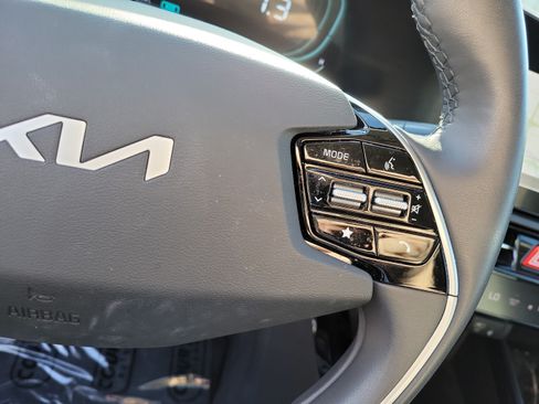 Certified 2023 Kia Niro SX Touring FWD image 24