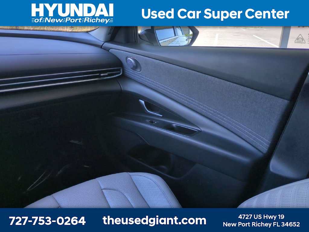 Certified 2025 Hyundai Elantra Limited w/ Cargo Package FWD image 17