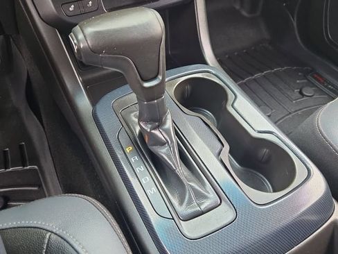 Used 2015 Chevrolet Colorado Z71 AWD/4WD image 23