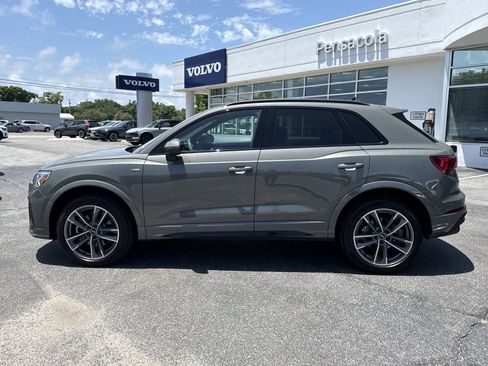 Used 2024 Audi Q3 2.0T Premium Plus AWD/4WD image 2