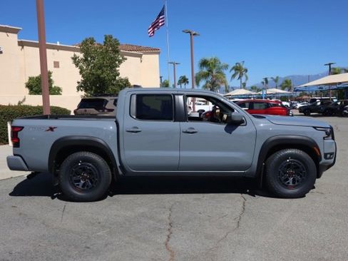 New 2026 Nissan Frontier Pro-X w/ Pro-X Convenience Package image 3