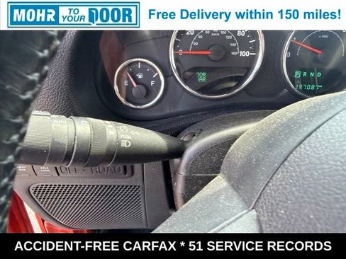 Used 2015 Jeep Wrangler Unlimited Rubicon w/ Connectivity Group AWD/4WD image 18