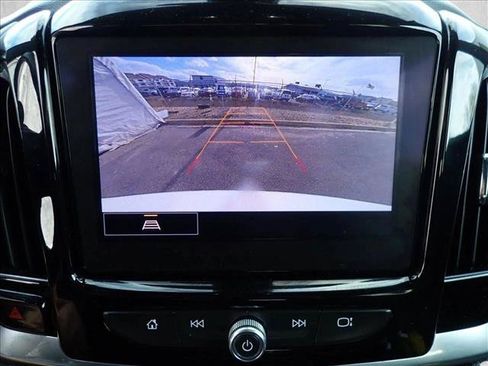 Used 2023 Chevrolet Traverse LT AWD/4WD image 19