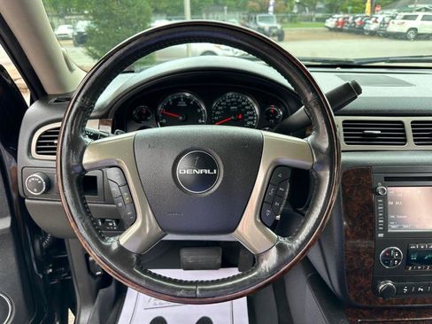 Used 2013 GMC Yukon XL Denali RWD image 13