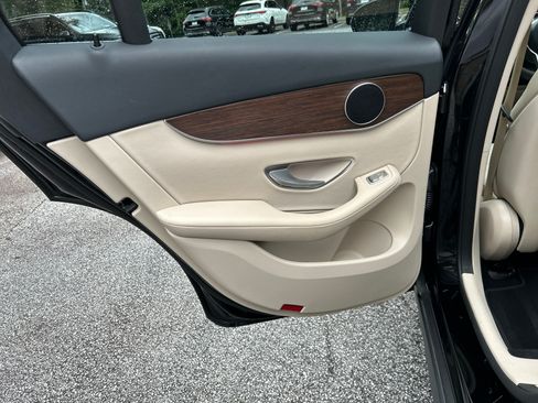 Certified 2022 Mercedes-Benz GLC 300 image 40