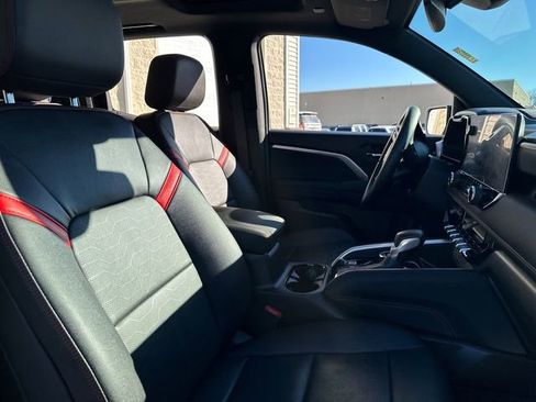 Used 2023 Chevrolet Colorado Z71 w/ Z71 Convenience Package 2 image 17