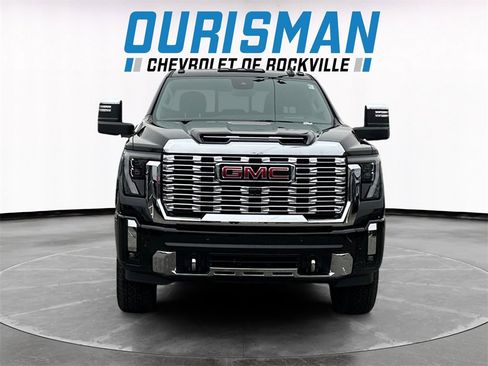 Used 2025 GMC Sierra 2500 Denali image 8
