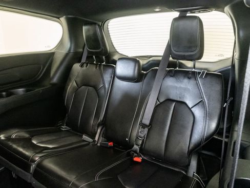 Used 2025 Chrysler Pacifica Select FWD image 27