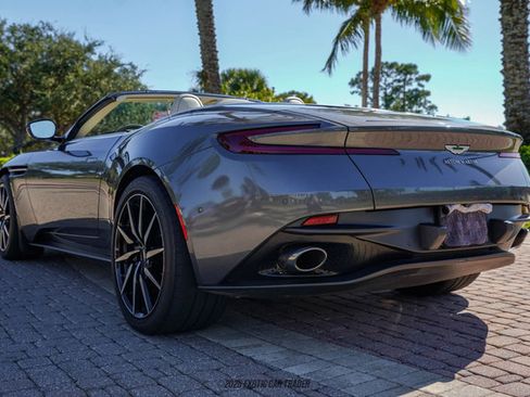Used 2020 Aston Martin DB11 Volante image 6