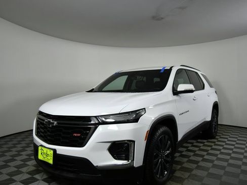 Used 2023 Chevrolet Traverse RS image 6