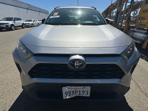 Used 2021 Toyota RAV4 LE AWD/4WD image 2