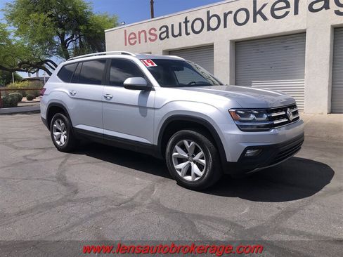 Used 2019 Volkswagen Atlas SE FWD image 2