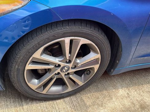 Used 2017 Hyundai Elantra Limited w/ Limited Ultimate Package 05 FWD image 9