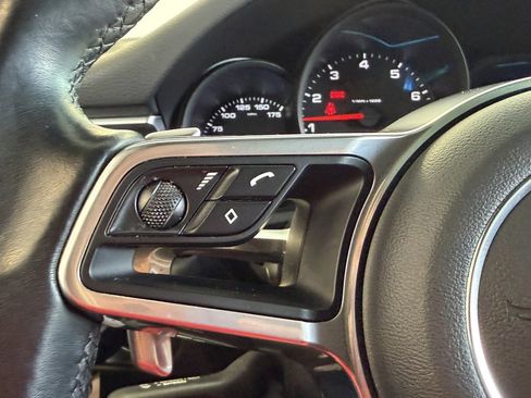 Used 2021 Porsche Macan AWD/4WD image 10