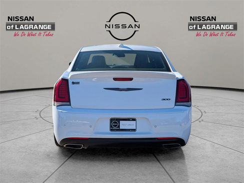 Used 2022 Chrysler 300 S image 6